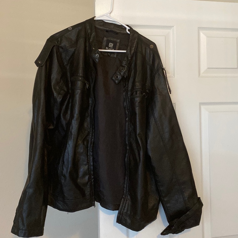 Black jacket, size Large,